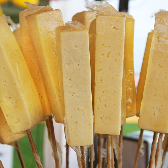 Comment couper le fromage pour en libérer les saveurs